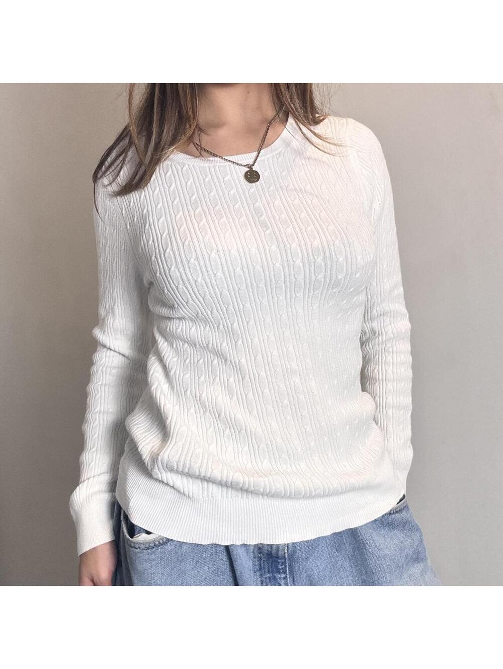 GAP white cable knit long sleeve sweater! Size large